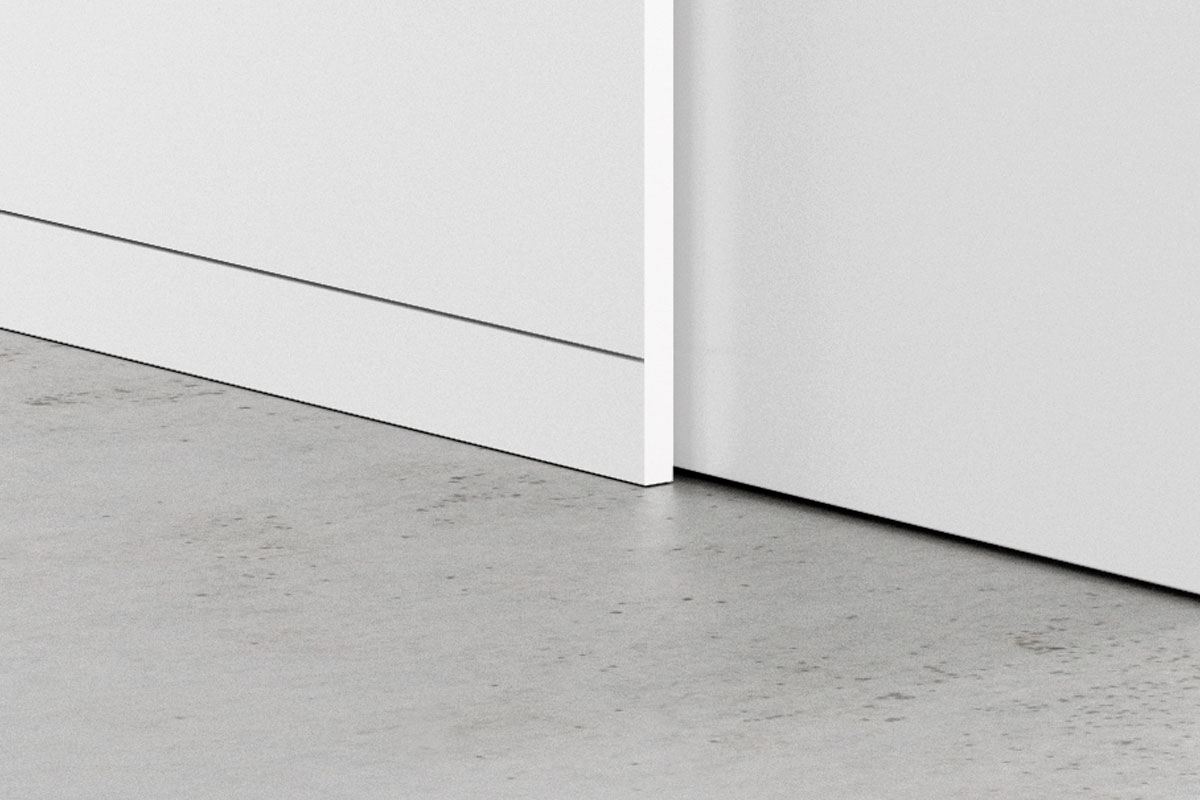 Syntesis® Baseboards fodlister som ligger glat med væggen